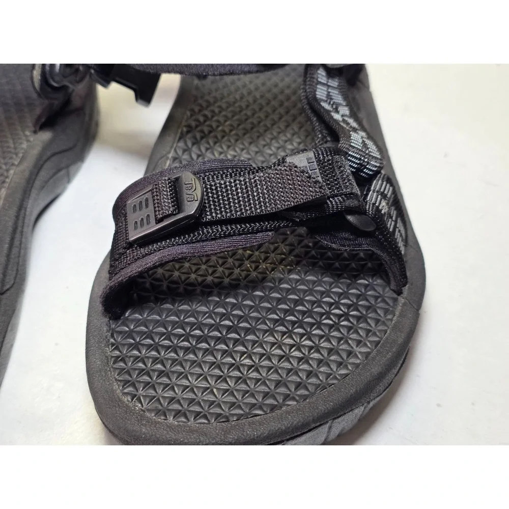 Teva Men's Sandals Size 9 EU 42 Black Strappy Open Toe Universal‎ Hiking Shoes